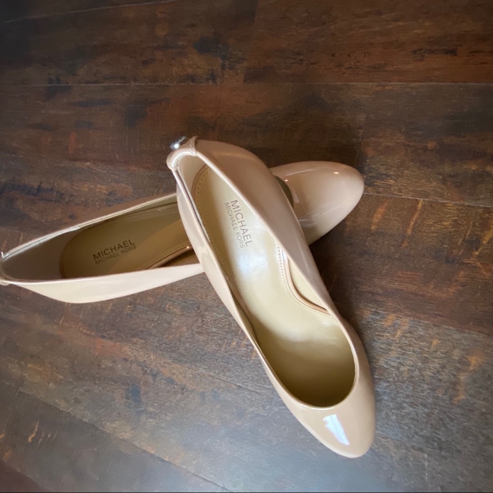 Michael Michael Kors patent pumps - Picture 6 of 8